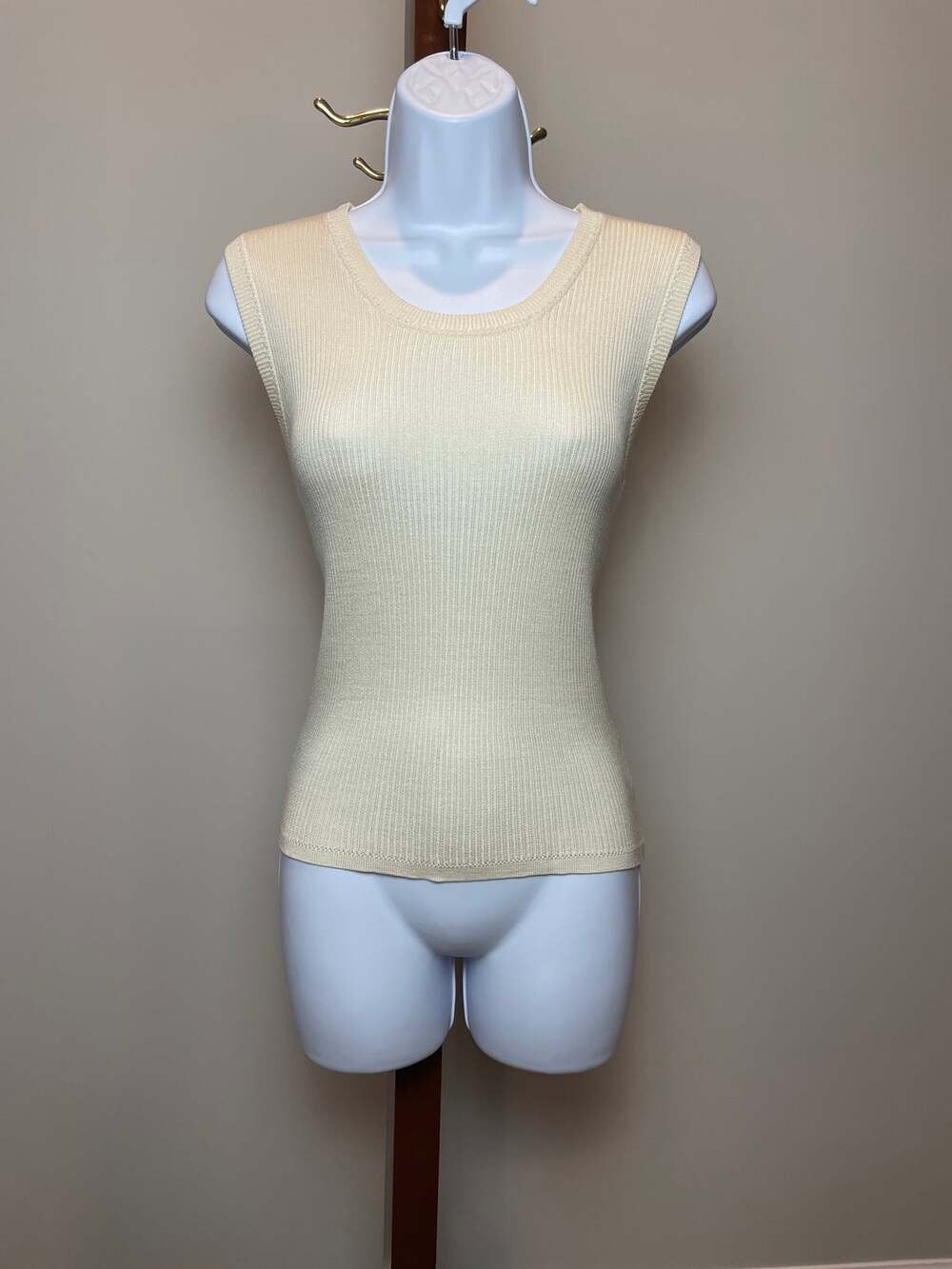 The Territory Ahead Ribbed Tank Top Size S Cream Spun Silk